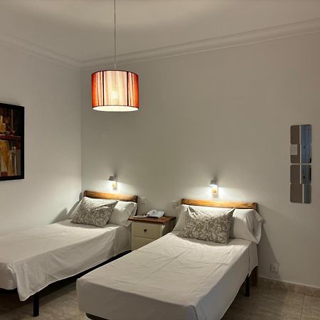 Hostal Barrera Madrid Eksteriør bilde