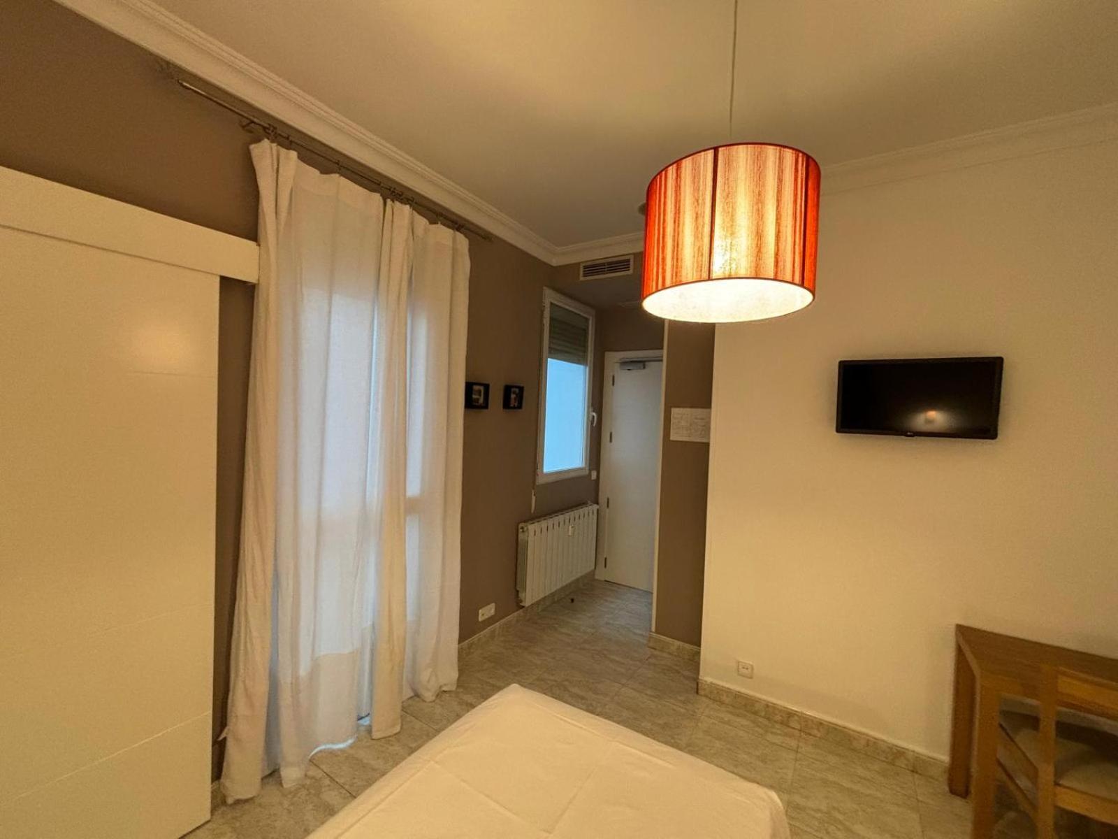 Hostal Barrera Madrid Eksteriør bilde