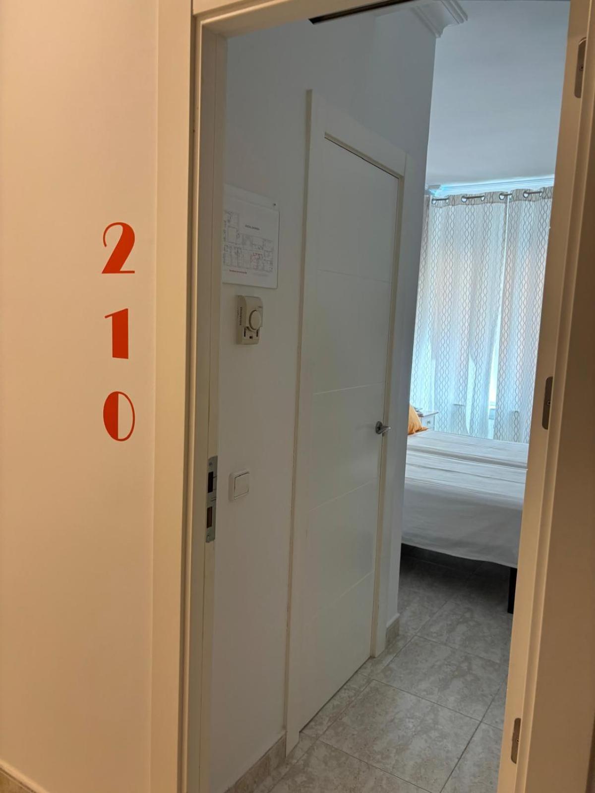 Hostal Barrera Madrid Eksteriør bilde