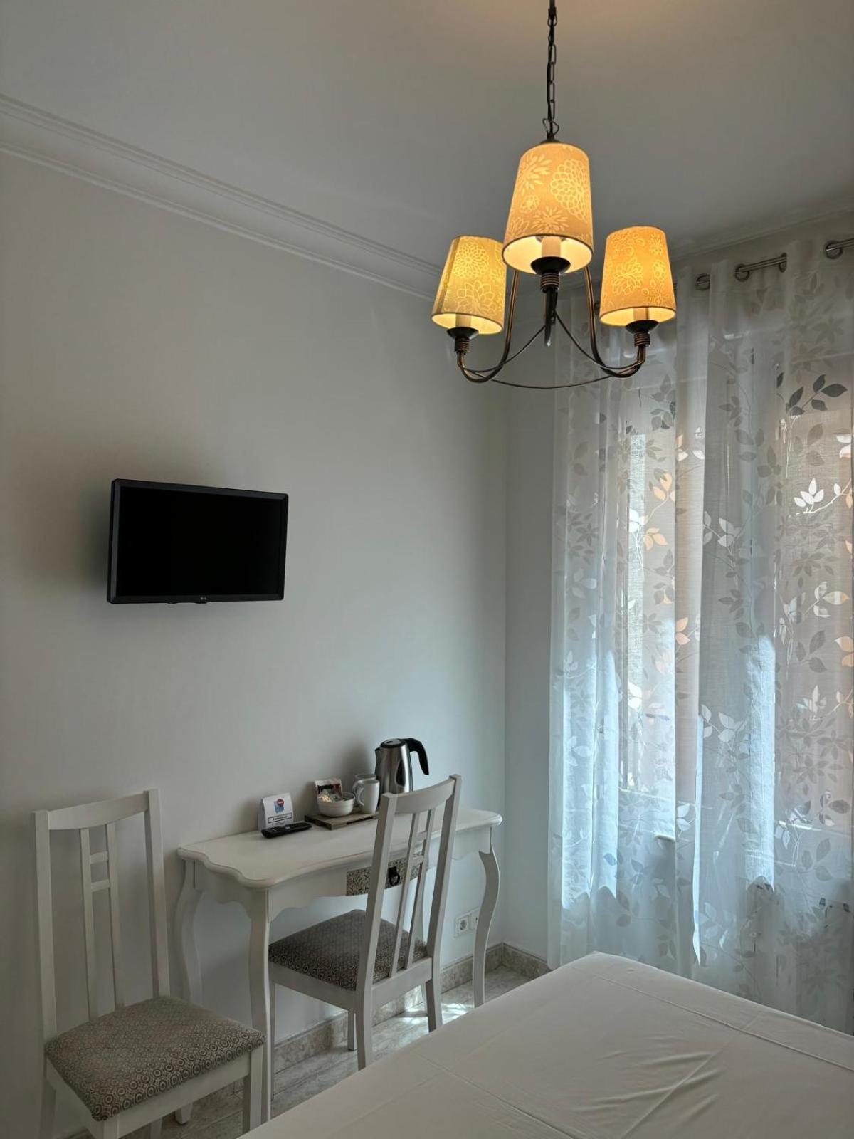 Hostal Barrera Madrid Eksteriør bilde