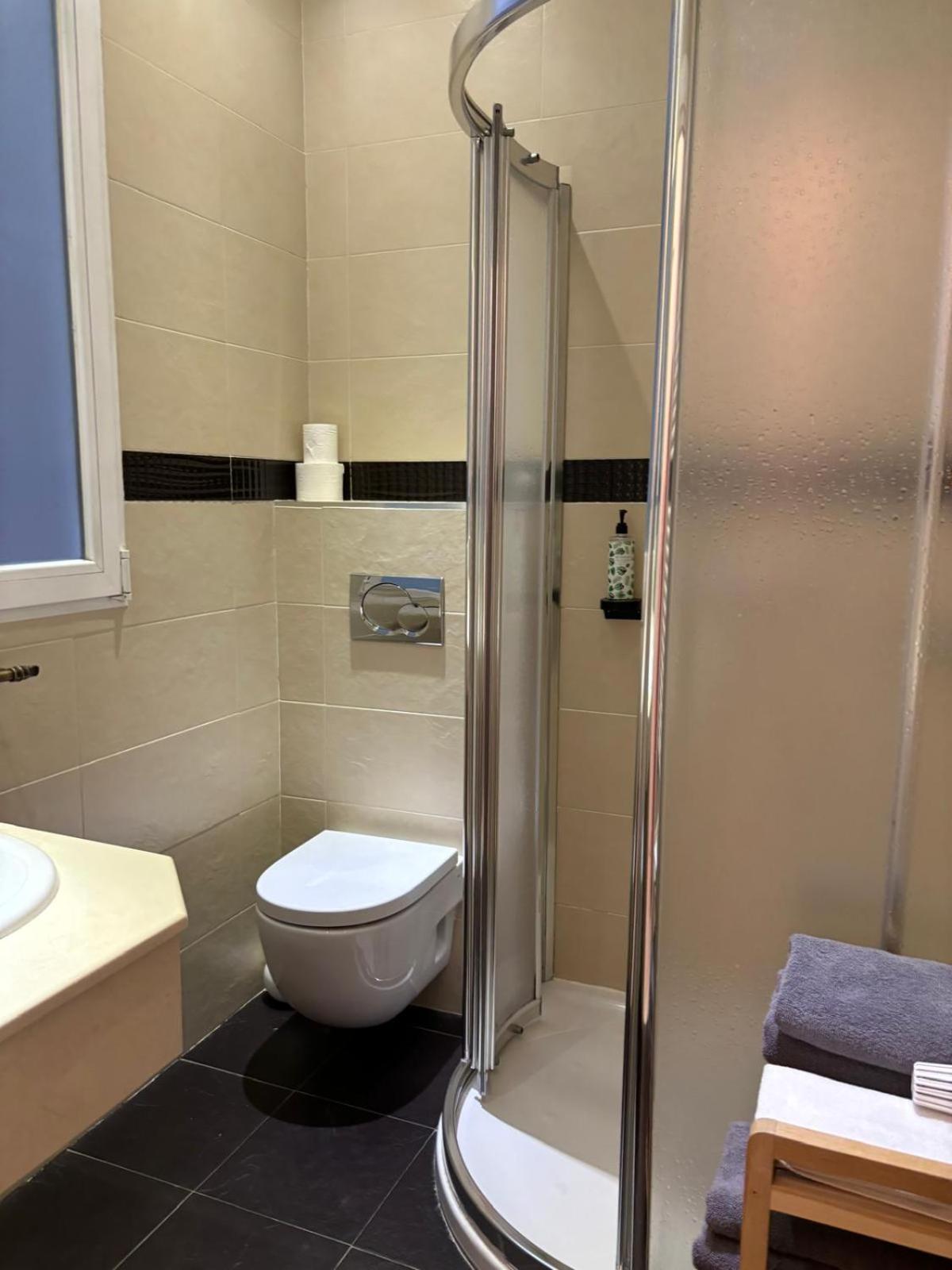Hostal Barrera Madrid Eksteriør bilde
