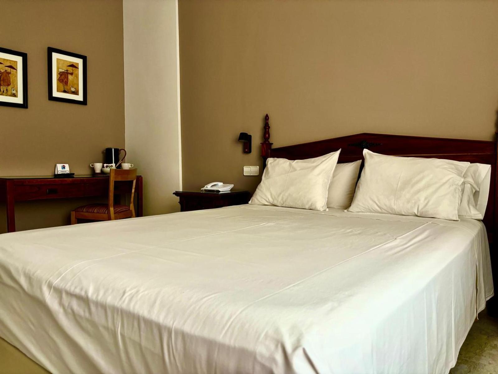 Hostal Barrera Madrid Eksteriør bilde